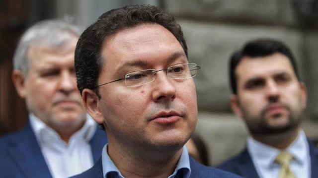 Министърът на културата проф Велислав Минеков лично връчи писмото на