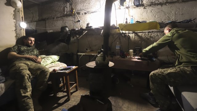 Установен е контакт с бойците в завод Азот в Северодонецк