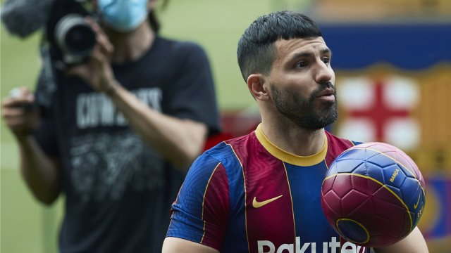 Аржентинецът беше заменен принудително през първото полувреме на мача от