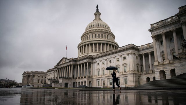 Сенатът прие законопроект за целогодишно федерално финансиране в размер на