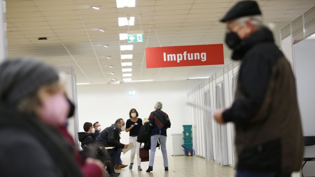 Германия за първи път от началото на пандемията регистрира над