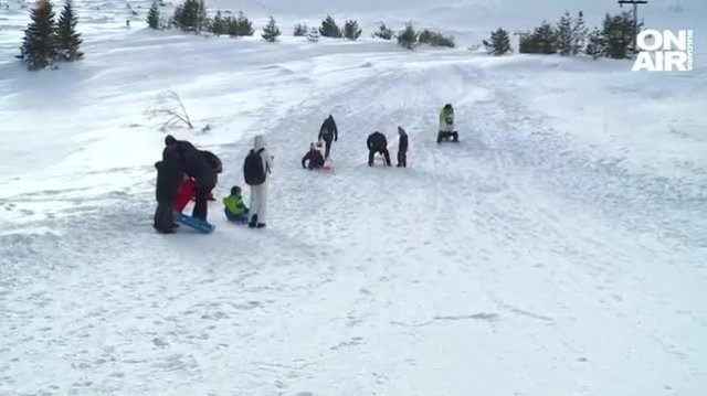 Зоната за шейни на Витоша днес радва децата с много