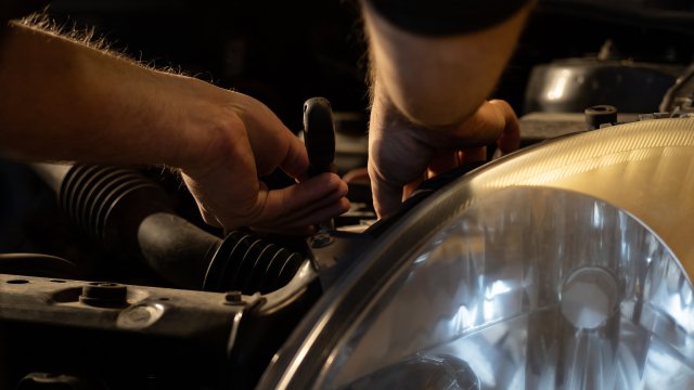 За да се определи какво точно капе от колата ви