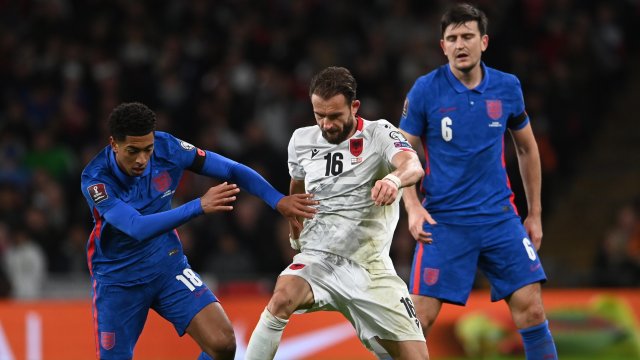 Трите лъва имат 3 точки и 6 гола повече от втория