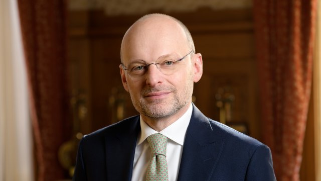 Г н Тамаш Хак Ковач председател на управителния съвет и главен изпълнителен