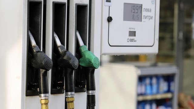 Цените на петрола се понижиха тъй като инвеститорите оцениха признаците