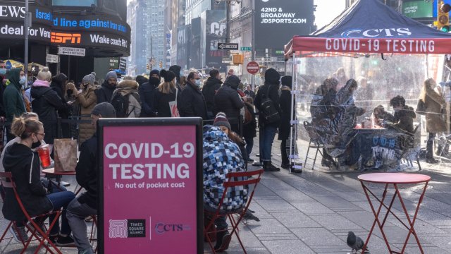 САЩ прескочиха прага от 800 000 смъртни случая от Ковид 19