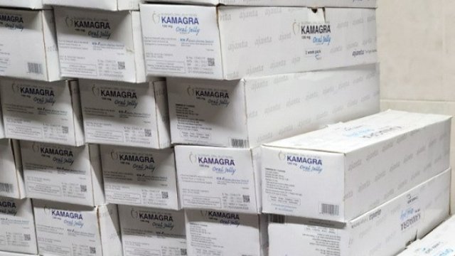 Контрабандни 13 650 опаковки сексуален стимулант и 9800 къса цигари