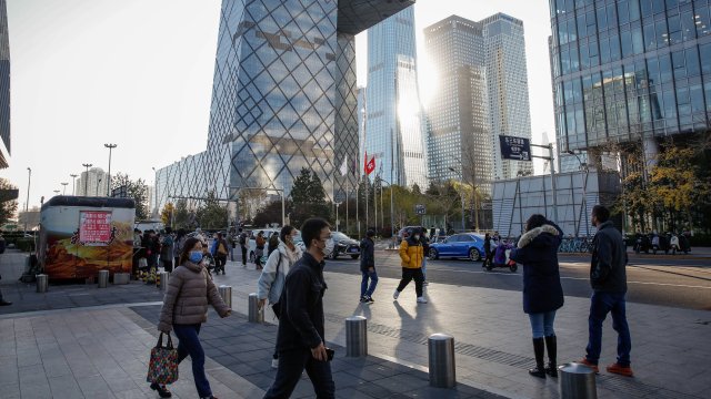 Учениците в няколко пекински района се върнаха към онлайн занятията