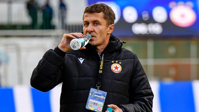 ЦСКА най вероятно няма да играе в система 3 5 2 през пролетта
