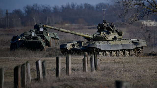 Руските сили са обкръжили два града в Североизточна Украйна -