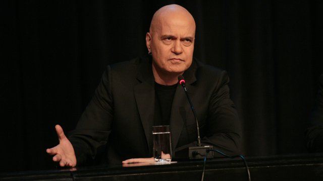 Лидерът на Има такъв народ Слави Трифонов излезе с нов