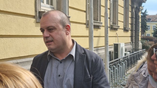 Ще има бърза процедура украинските бежанци да получават работни визи