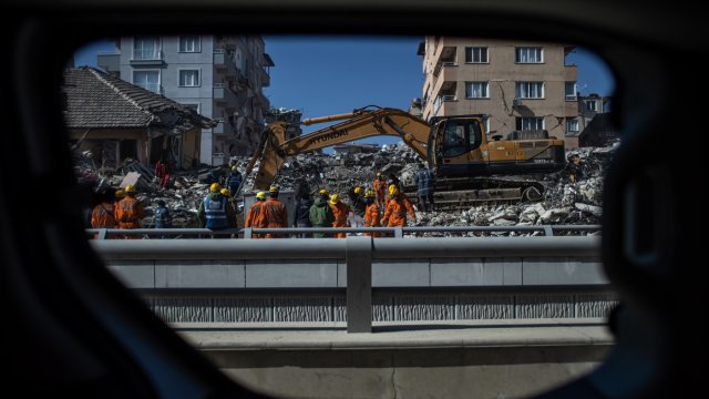 Продължават грабежите в опустошената от трусовете Турция Видео показва как