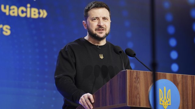 Украинският президент Володимир Зеленски призова за дългосрочна помощ за разчистване