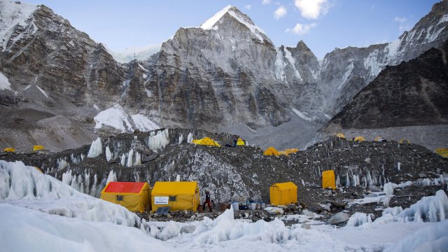 Днес 4 май 12 членният екип на китайската научна експедиция ще