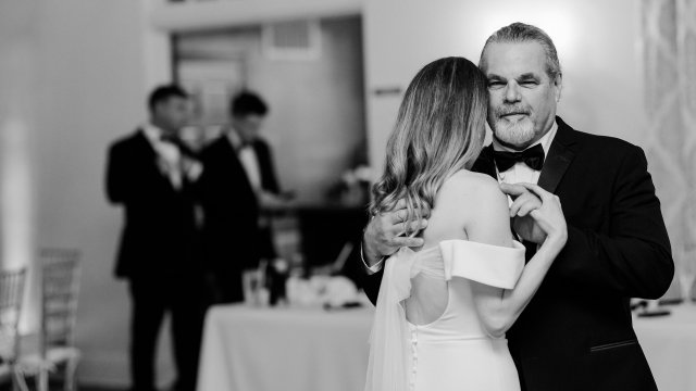 Булка и баща ѝ се превърнаха в интернет сензация след