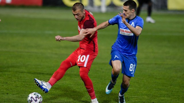 Левски е отправил оферта към Лъчезар Балтанов Треньорът на сините