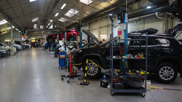 Базираната в Щутгарт Mercedes Benz Group AG и нейното дъщерно дружество