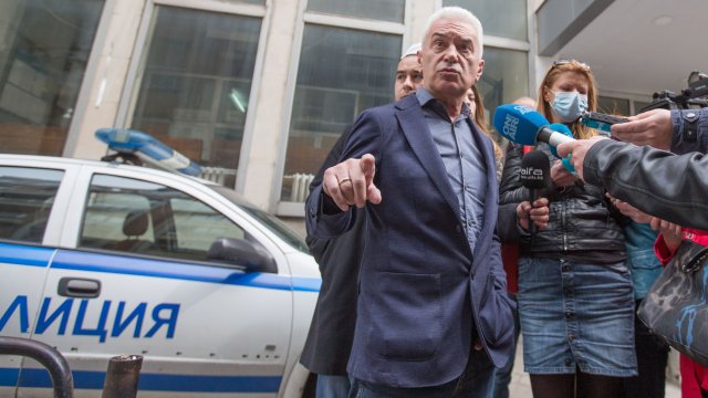 Волен Сидеров е задържан заради хулиганство и рушене на Първо