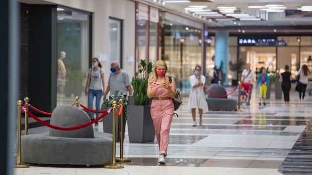 С повече настроение и по щедри покупки посрещнахме Новата година показва проучване