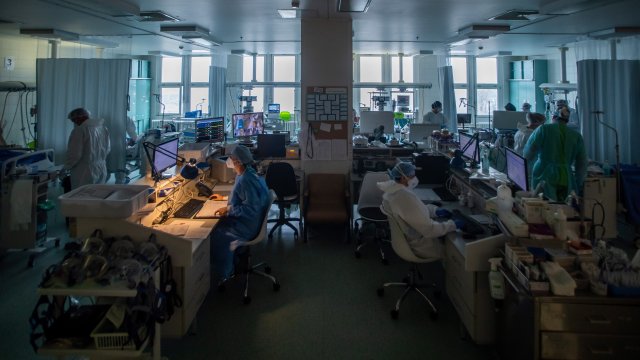 Унгария отчете 5270 новозаразени с коронавирус за последното денонощие