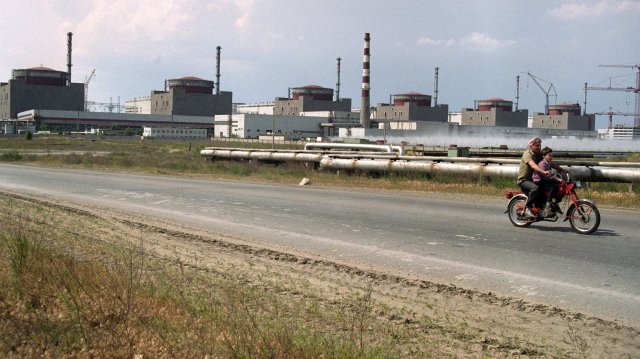 Окупираната от Русия атомна електроцентрала Запорожие е включена отново към