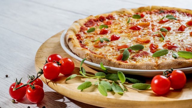 Евростат публикува данни за повишаването на цените на пицата в Европейския