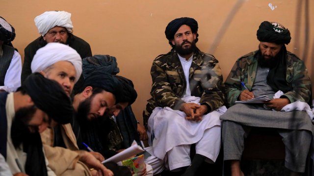 Талибаните спечелиха милиони на Световното първенство по футбол, предоставяйки строителна