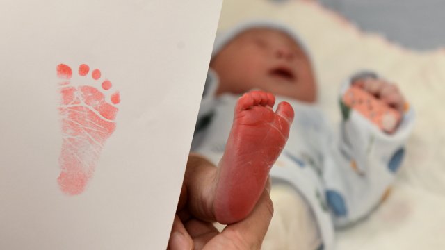 Бъдещето е мрачно а животът напрегнат С деца ще