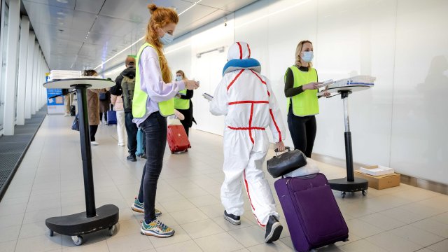 Страните от ЕС одобриха временни предпазни мерки за полетите от