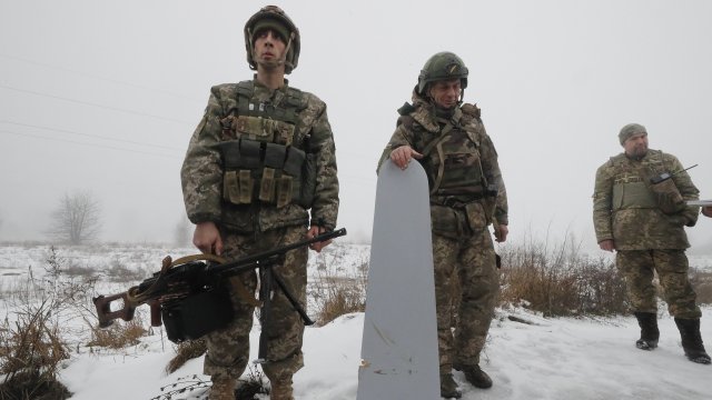 Продължават бойните действия в Украйна която очаква Русия да започне