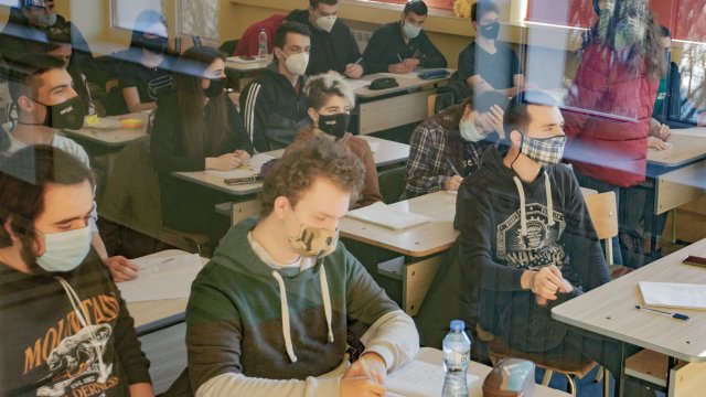 По малко затворени въпроси и повече със свободен отговор ще има