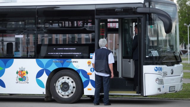 Инцидент със столичен автобус наложи шофьорът да прекрати маршрута и