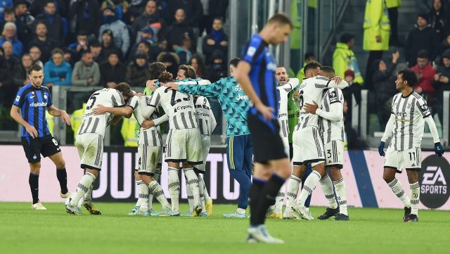 Ювентус тресна Интер с 2 0 в Торино в голямото дерби