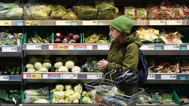 Според водещи британски икономисти цитирани от вестник Файненшъл таймс през
