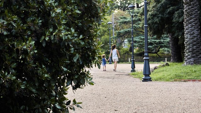 Прието е че трябва да вървим по 10 хиляди крачки на