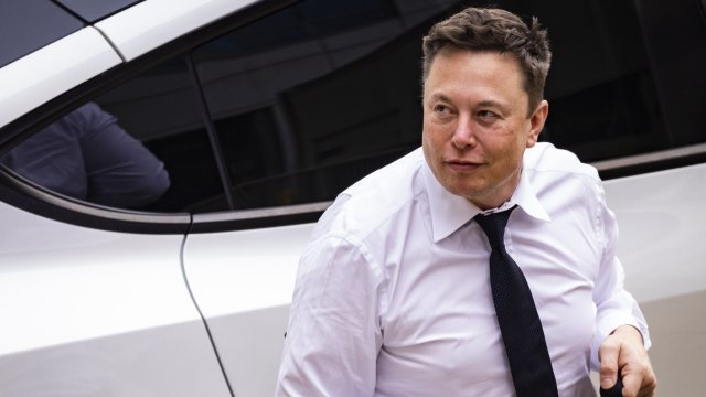Основателят на компанията Tesla Илън Мъск се опита да влезе