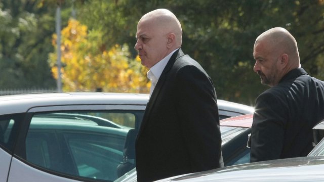 Лидерът на Има такъв народ Слави Трифонов изрази съболезнованията си