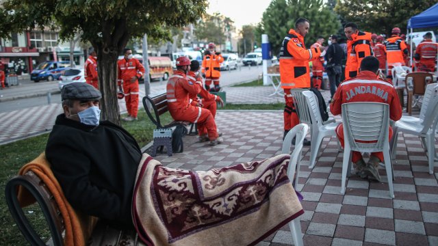 Екипи на жандармерията пътуват към селата информира БТА Земетресението предизвика силна