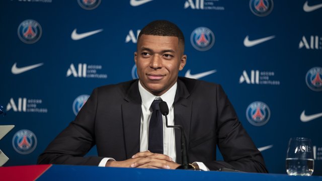 Бившият нападател на Реал Мадрид и Пари Сен Жермен Хесе