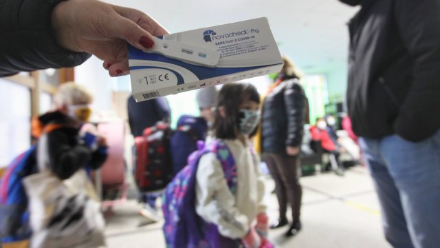 Министърът на образованието Николай Денков съобщи че все още няма