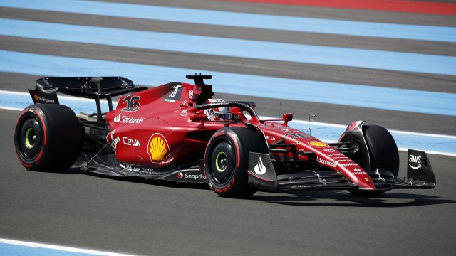 Пилотът на "Ферари" Шарл Льоклер беше най-бърз в квалификацията за