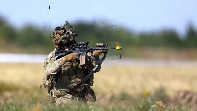 НАТО е изпратила за обучение в Косово някои резервни части