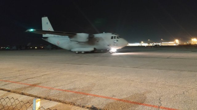 Военните самолета Спартан които прибират български спасители от Турция кацнаха