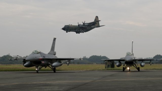 Тайванските военновъздушни сили съобщиха че девет китайски самолета са влезли