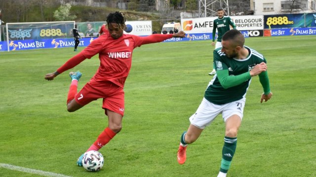 Царско село победи Пирин и в Благоевград Столичани се наложиха