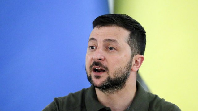 Украинският президент Володимир Зеленски обвини Москва че използва ограниченията в