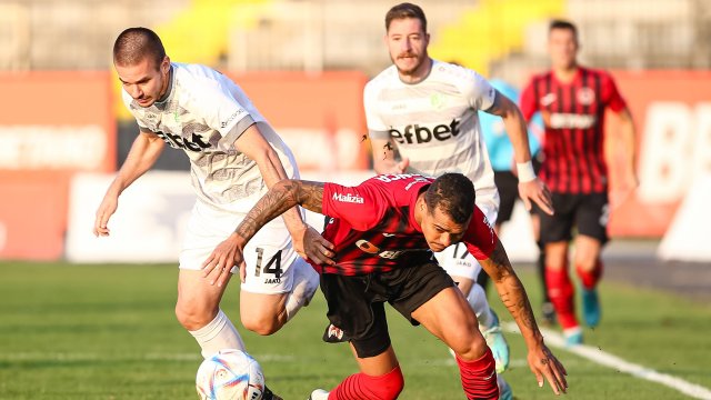 Берое победи с 2 1 като гост Локомотив София в среща