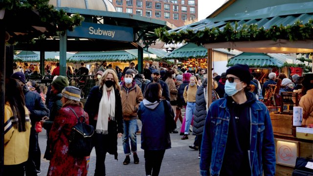 Бързото разпространение на Омикрон започва да тежи на американската икономика